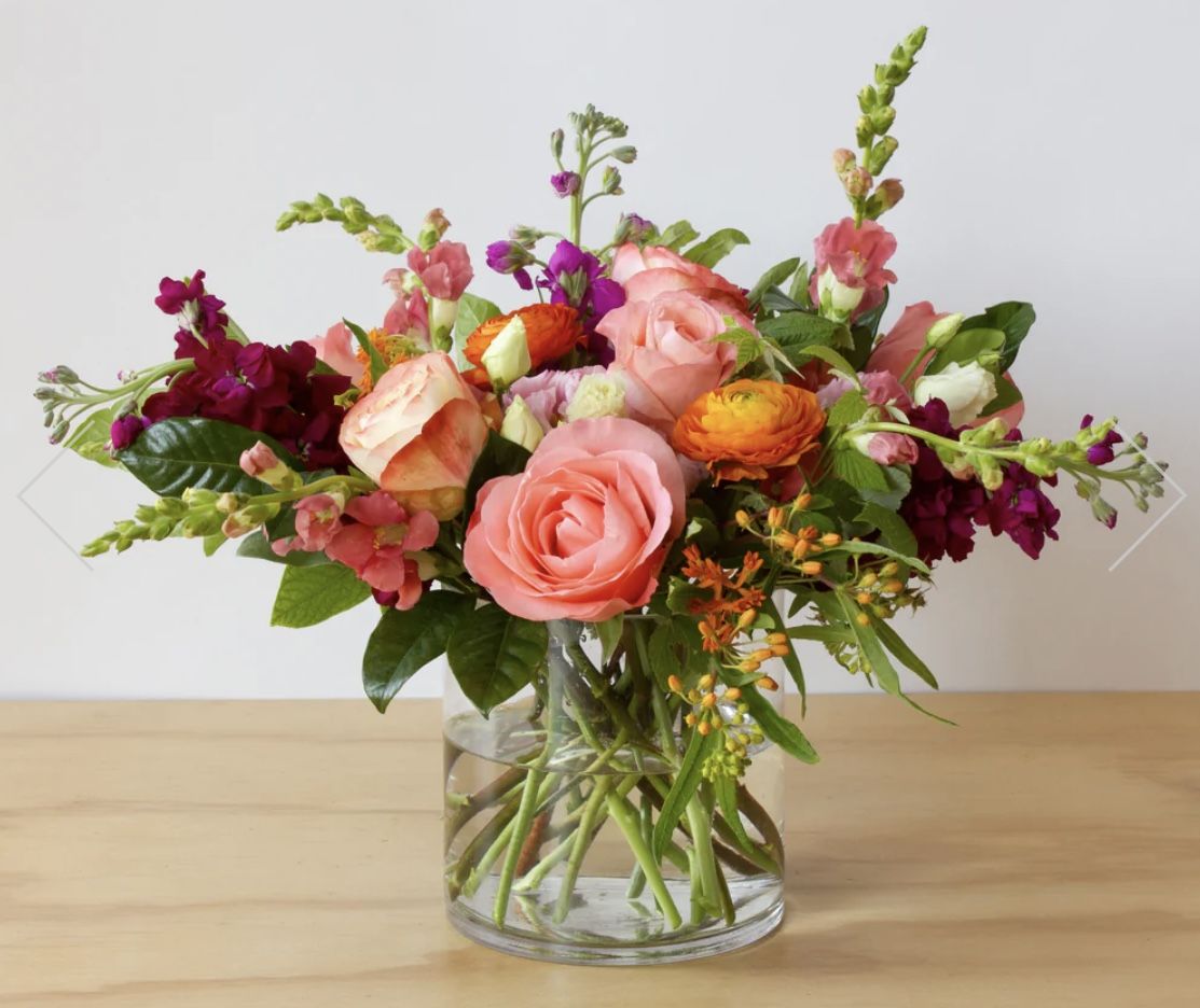 Hollandse tulpenarrangement in verschillende kleuren